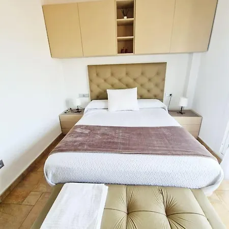 Beautiful 1 Bedroom Appartamento Benalmádena